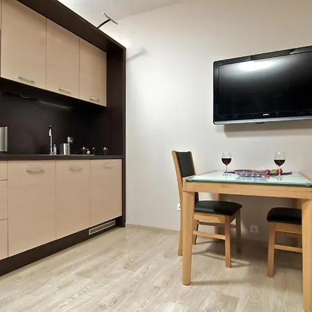 Silver Apartment *
