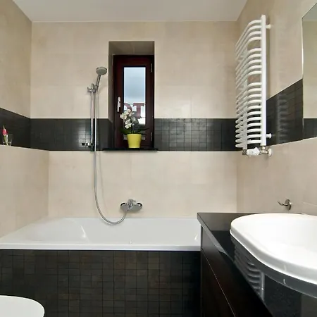 Silver Apartment *